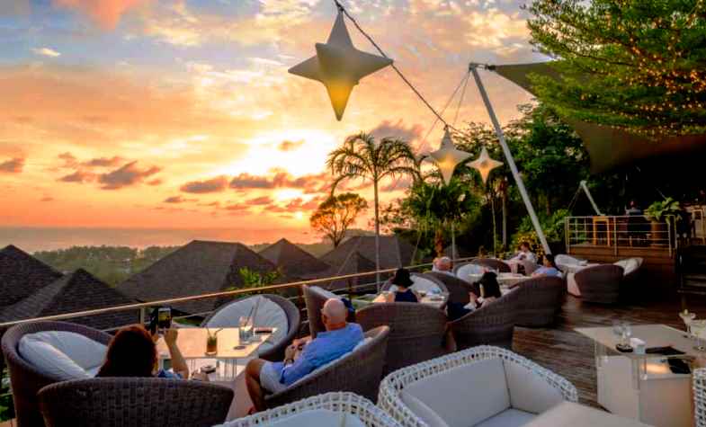 5 top bars to experience the vibrant nightlife of Phuket