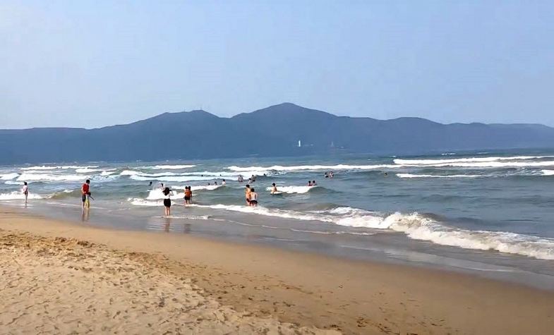 Beautiful Mykhe beach