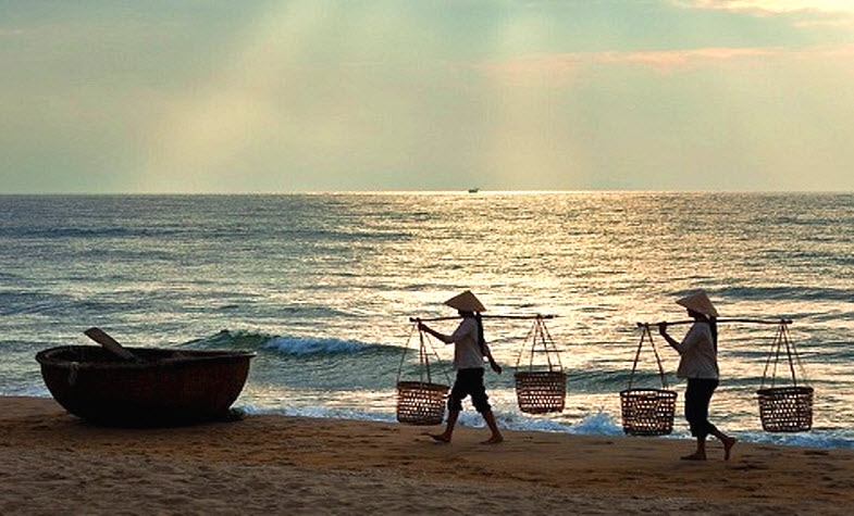 What kind of weather can you expect in Vietnam in August?