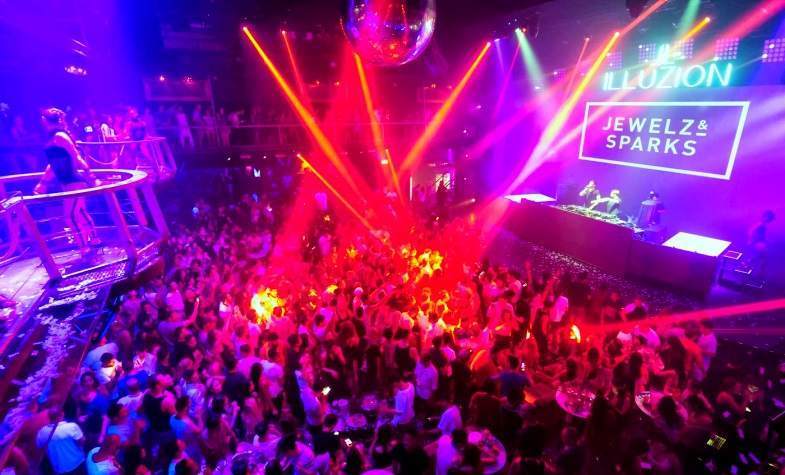 5 essential bars to experience the nightlife in Phuket