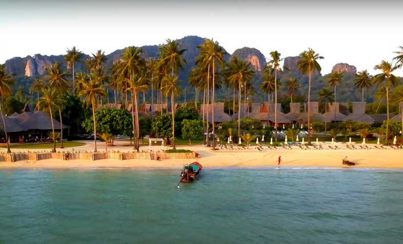 Enjoy vacations in island destinations