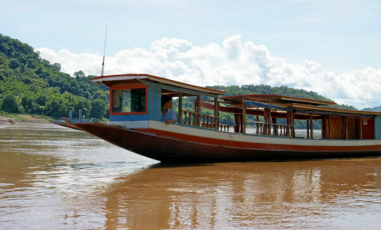 Laos travel guide - Tourist attractions Take river boat trip