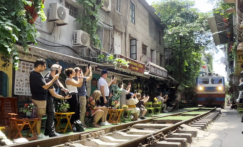 Hanoi train street