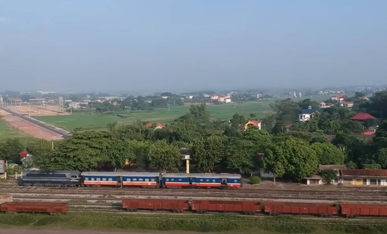 View outside the train to halong bay form yen vien station hanoi